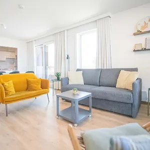 Apartment Between Waves, Ostende